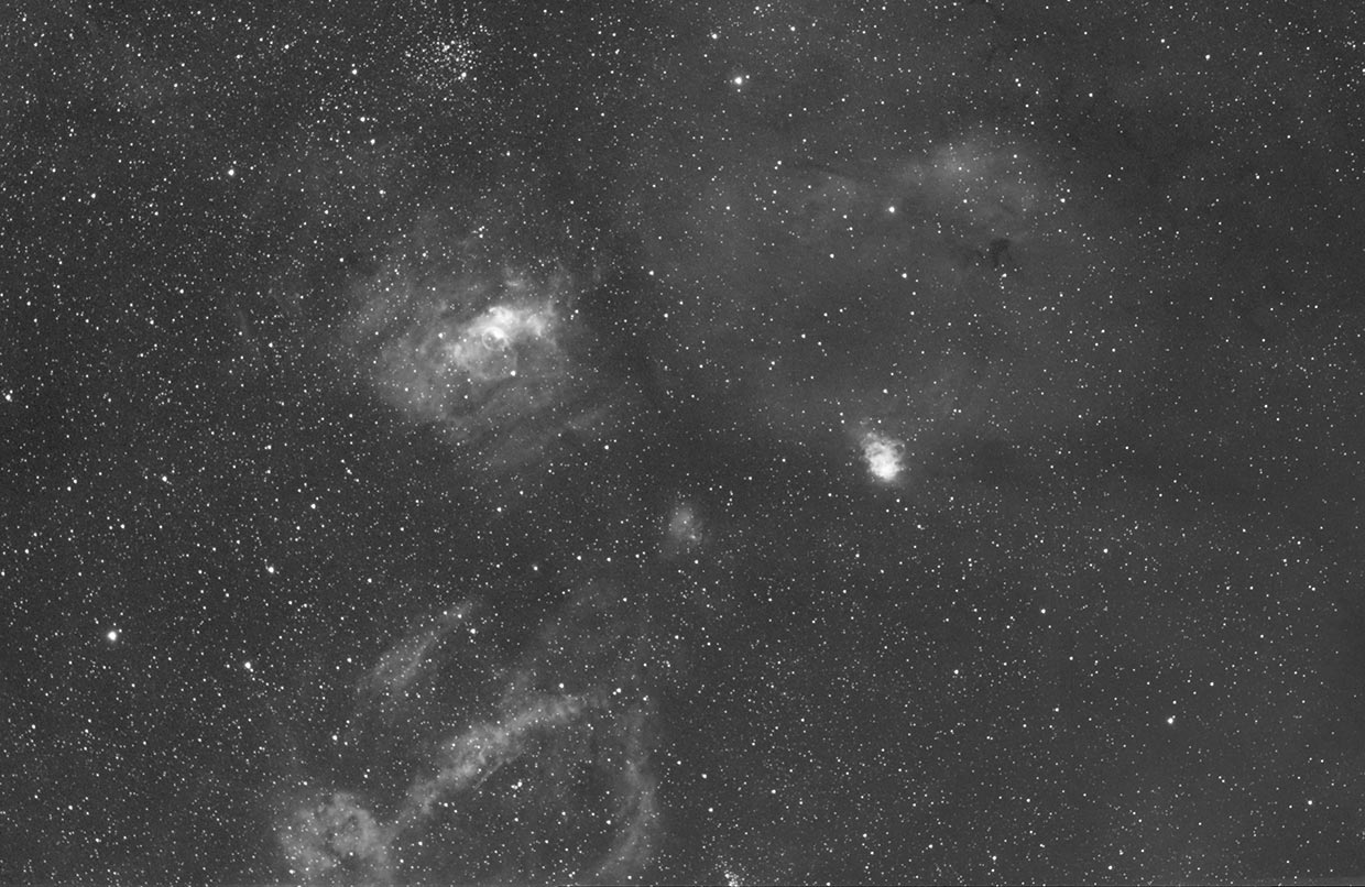 Bóluþokan, Nyðri Lónþokan og Messier 52 - Bubble nebula (NGC 7635), Northern Lagoon nebula (NGC 7538) and Messier 52 (NGC 7654).