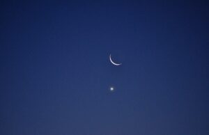 Samstaða tungls og Júpíters. Myndin tekin kl. 07:49 að morgni 28. október 2016. —  Conjunction of  Moon and Jupiter. Image taken at 07:49 on October 28, 2016.