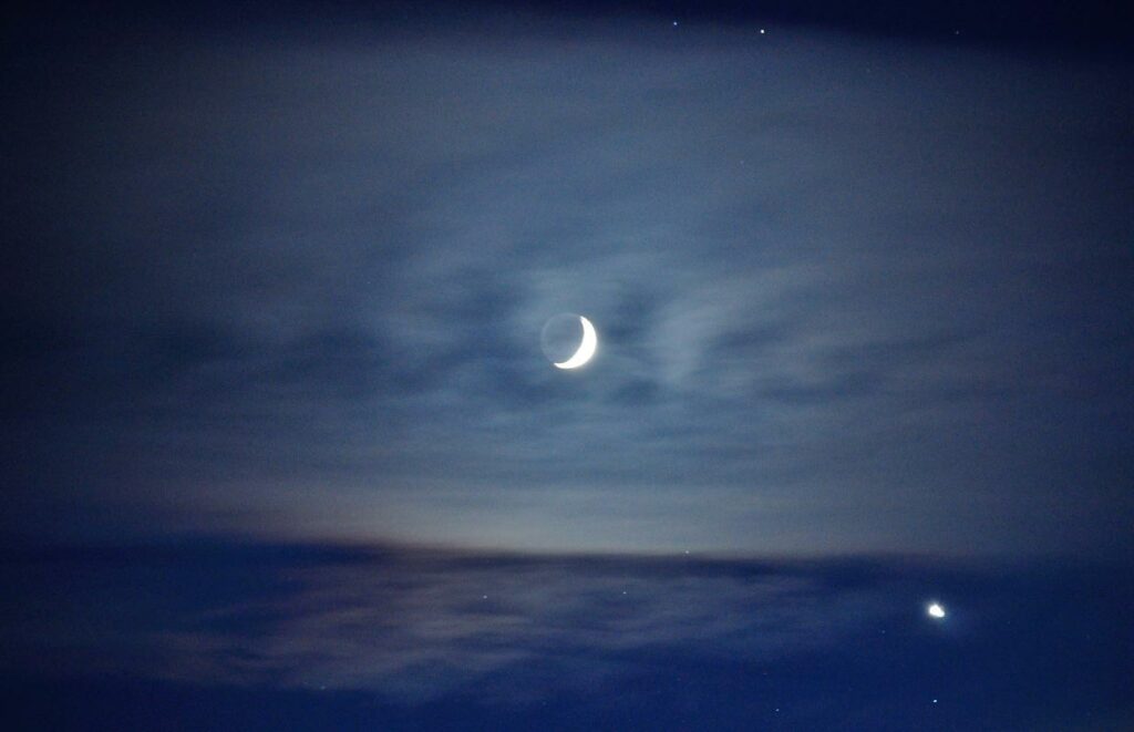 Samstaða tungls og Júpíters. Myndin tekin kl. 17:45 2. janúar 2017. —  Conjunction of  Moon and Jupiter. Image taken at 17:45 on January 2, 2017.